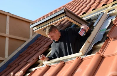 Pose de fenêtres de toit Velux à Castéras